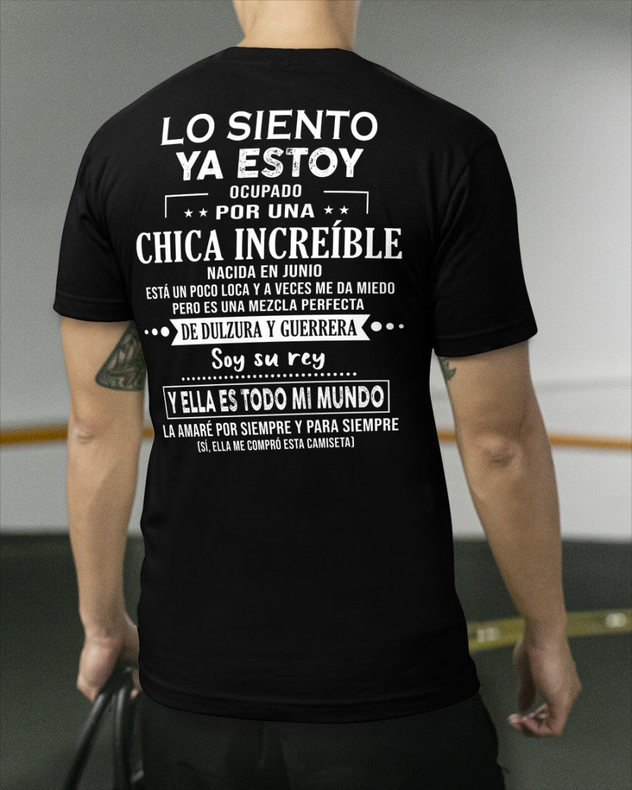Lo siento chicas, ya estoy pillado - Mi novia está un poco loca y es adorable - Regalo especial para tu novio o esposo - (SKU04-156-06) - LUAN06
