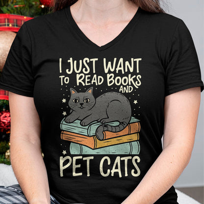 Cat Love Shirt, Funny Cat Lover Gift UnisexT-Shirt/Hoodie/Sweatshirt HLT00 - Retro I Just Want to Read Books and Pet Cats Cat T-Shirt