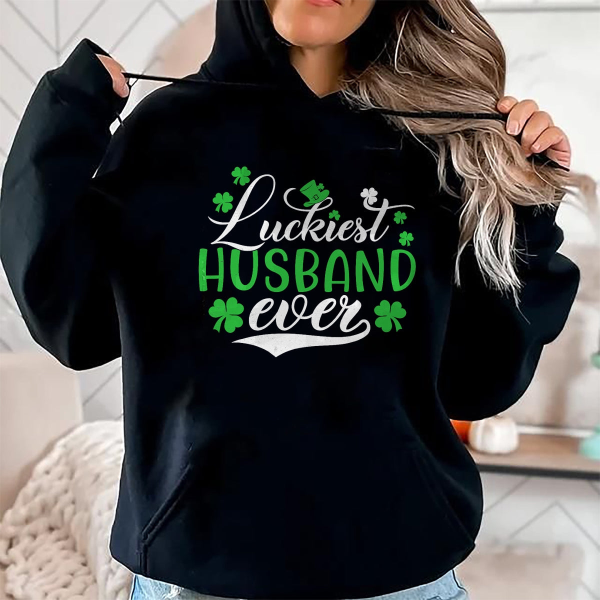 Best Husband Shirt, Wife and Husband Unisex T-Shirt/Hoodie/Sweatshirt HLT00 - Luckiest Husband Ever Shamrock Lucky St Patrick_s Day T-Shirt