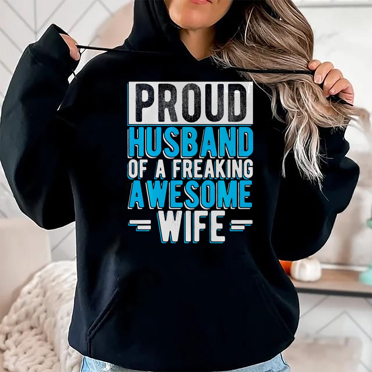 Best Husband Shirt, Wife and Husband Unisex T-Shirt/Hoodie/Sweatshirt HLT00 - Mens Proud Husband of A Freaking Awesome Wife Couple Love Performance T-Shirt
