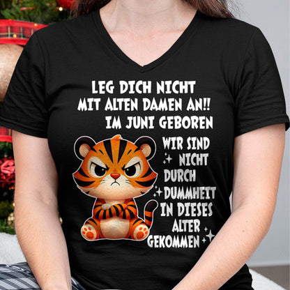 JUNI, LEG DICH NICHT MIT ALTEN DAMEN AN - LUAN GER06 (SKU2605-332-06)