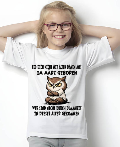 MÄRZ, LEG DICH NICHT MIT ALTEN DAMEN AN - LUAN GER03 (SKU2605-331-03)